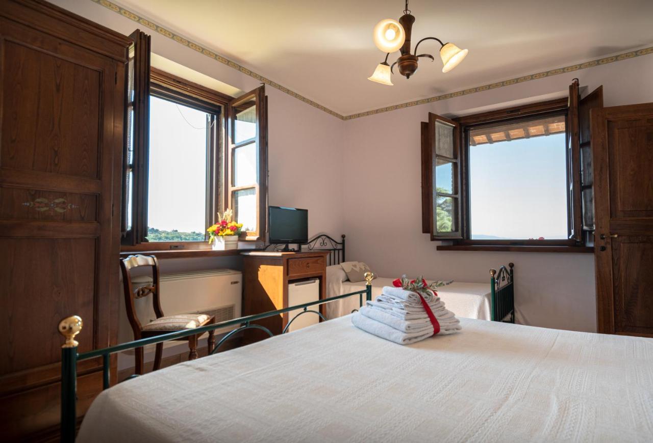 Agriturismo La Rocca Assisi ペトリニャーノ エクステリア 写真