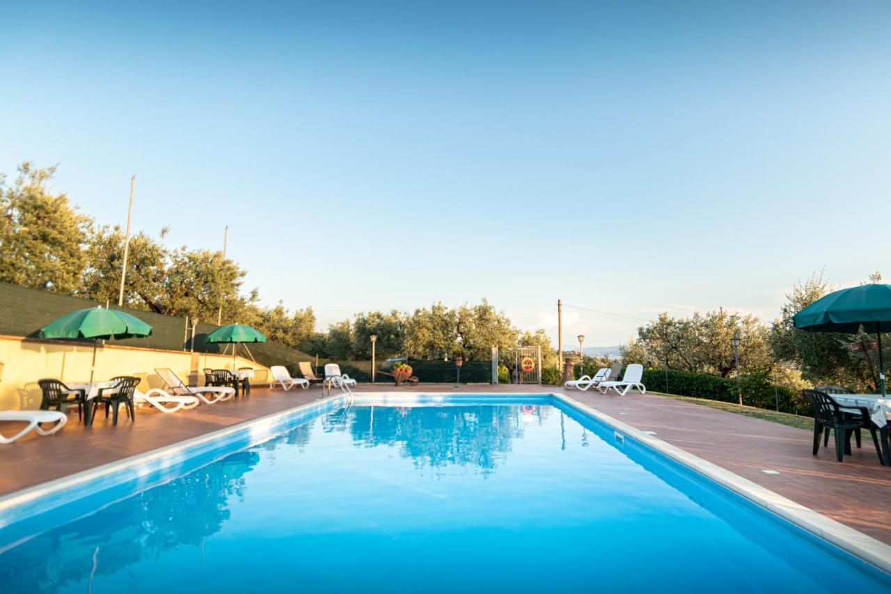 Agriturismo La Rocca Assisi ペトリニャーノ エクステリア 写真
