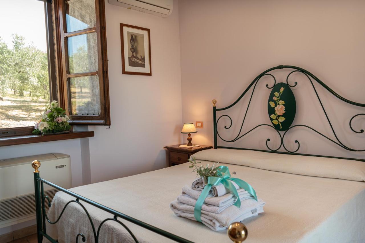 Agriturismo La Rocca Assisi ペトリニャーノ エクステリア 写真